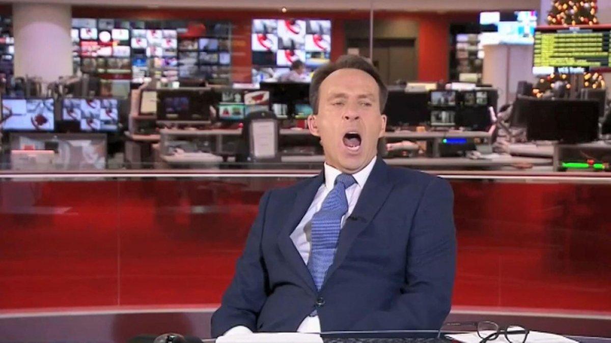 İngiliz spiker canlı yayında esnerken yakalandı