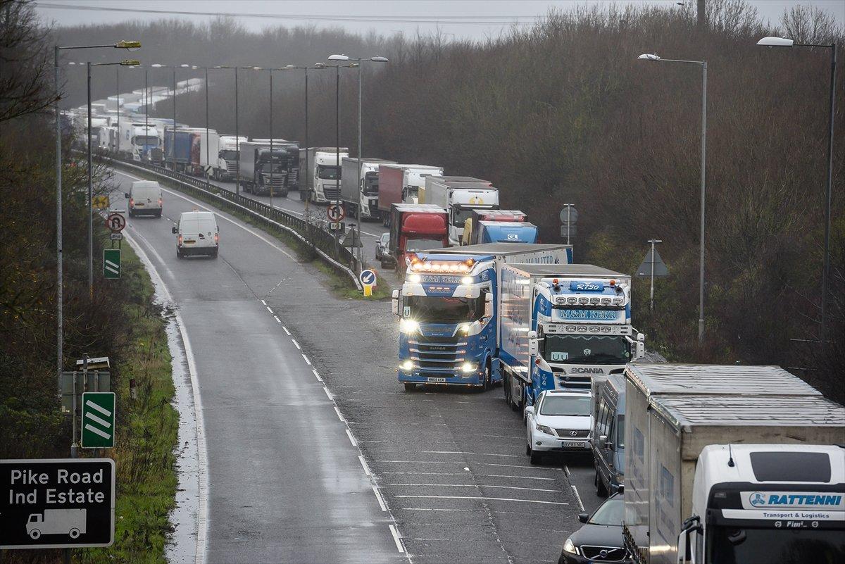 İngiltere - Fransa sınırında 5 bin tır birikti