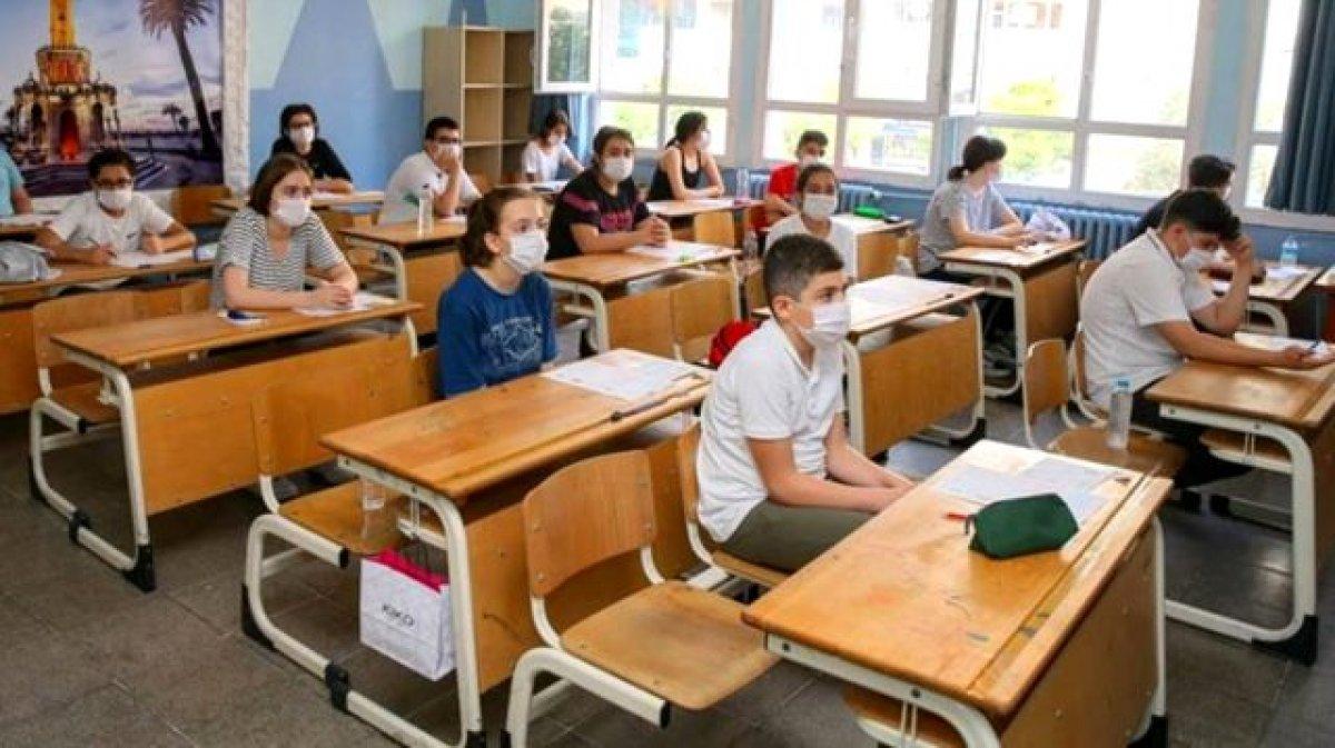 Ortaokul ve lise sınavları ne zaman? Telafi sınavı var mı? Hangi derslerden sınav olmayacak?