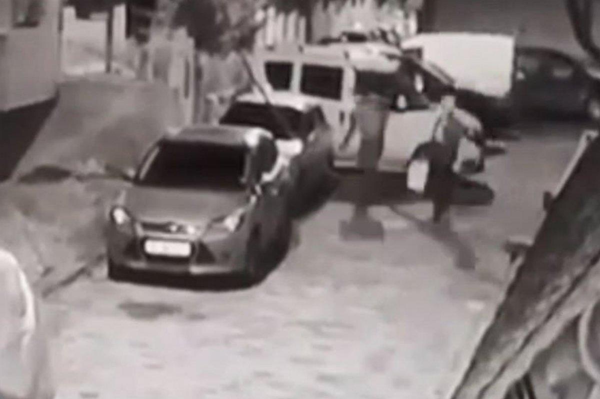 Bahçelievler'de otomobil hırsızları kamerada