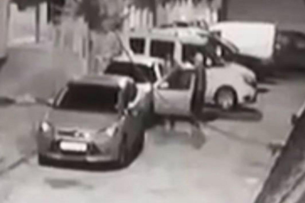 Bahçelievler'de otomobil hırsızları kamerada