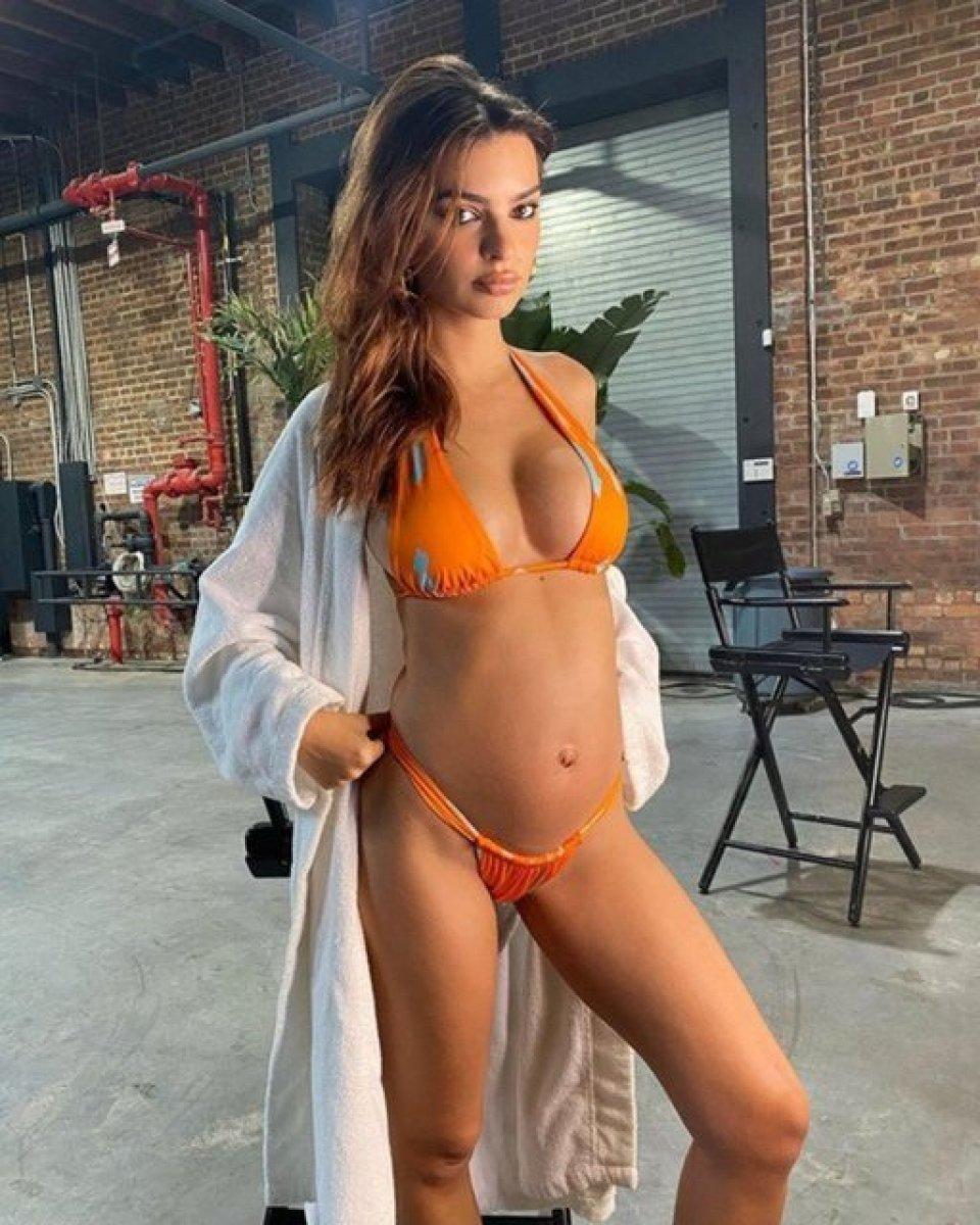 Emily Ratajkowski'den 6. ay pozu