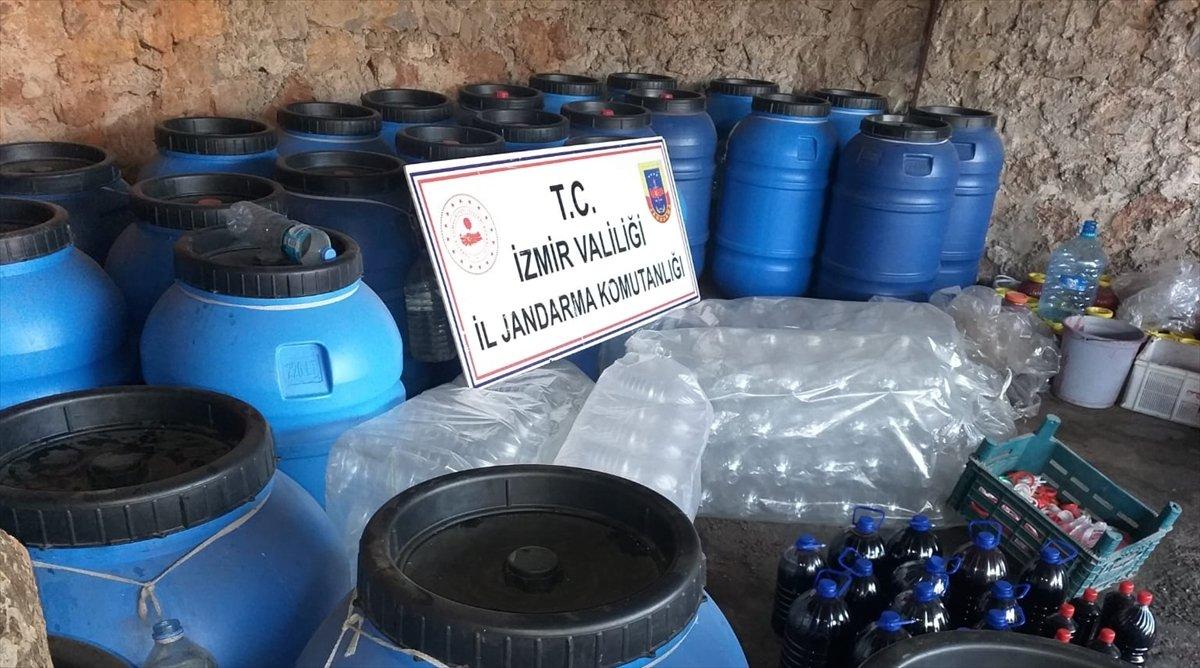 İzmir'de 11 bin litre sahte içki ele geçirildi