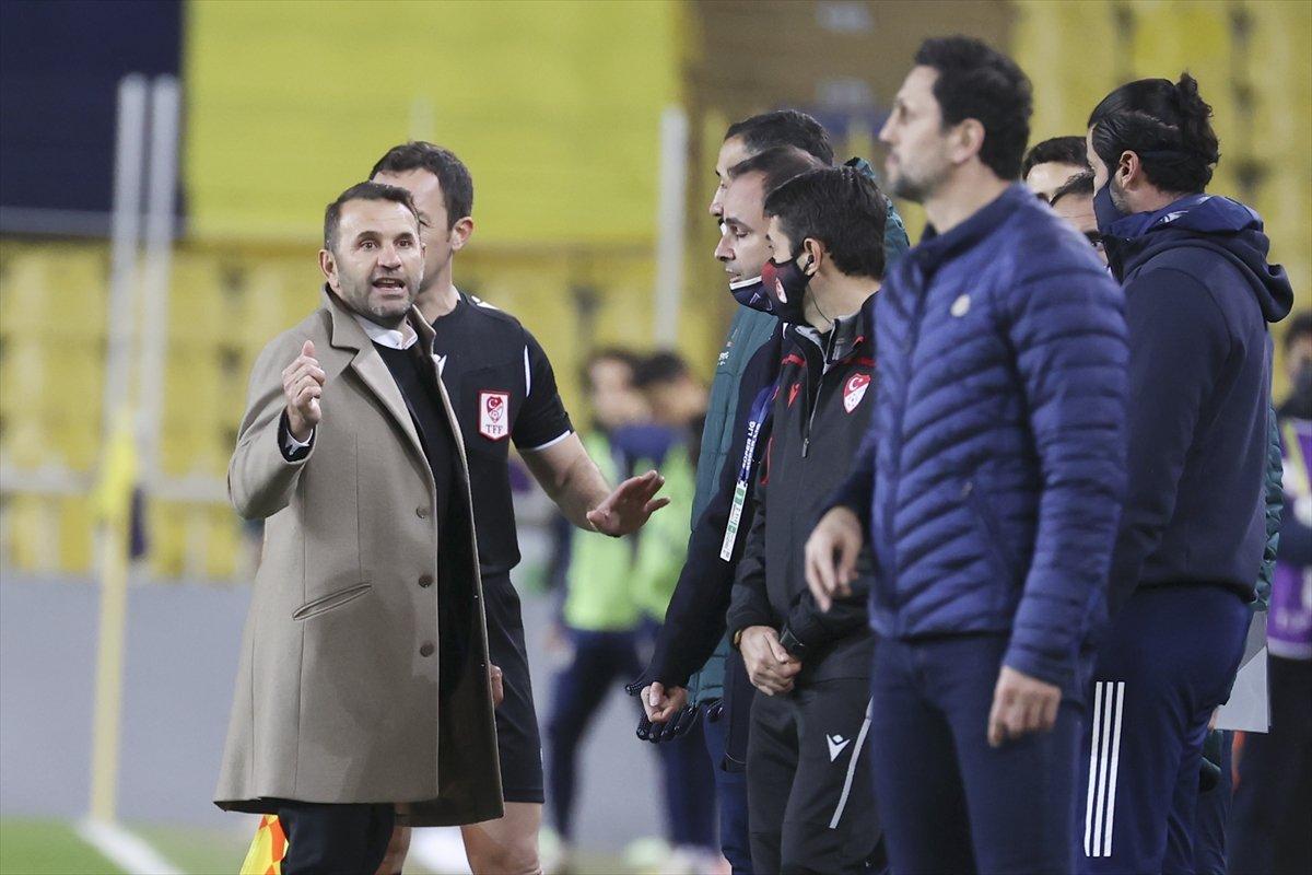 Okan Buruk: Sahadan çekilin