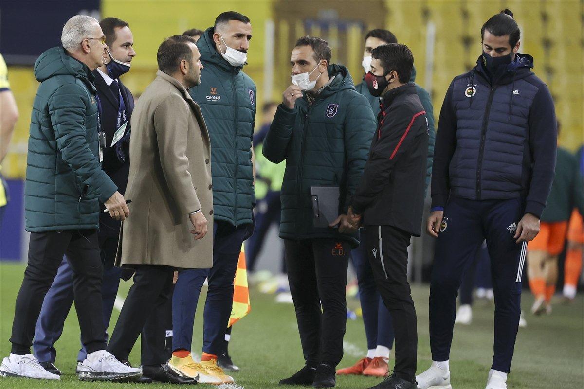 Okan Buruk: Sahadan çekilin