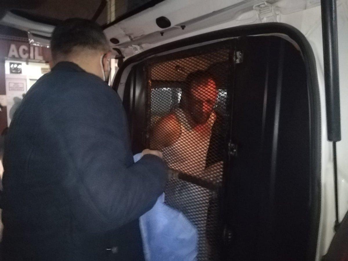 İzmir'de polis memuruna döner bıçaklı saldırı