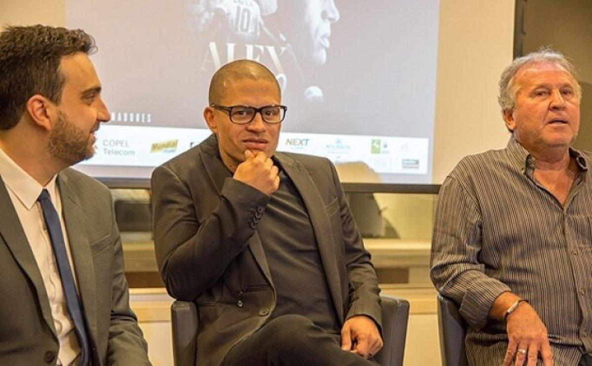 Zico: Alex'e sen koşma diğerleri senin yerine koşsun dedim