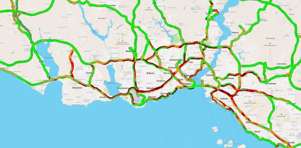 Kısıtlama öncesi İstanbul trafiğinde yoğunluk arttı