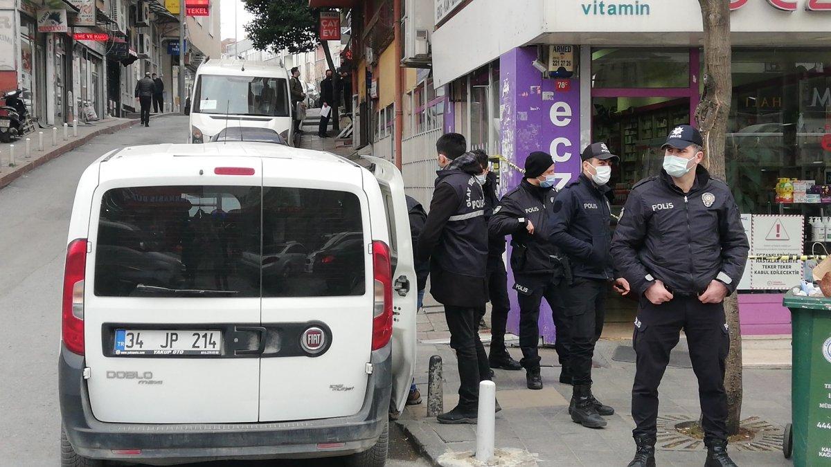 Kağıthane’de kuyumcuya gelen soyguncu, çalışanı ve komşu esnafı bıçakladı