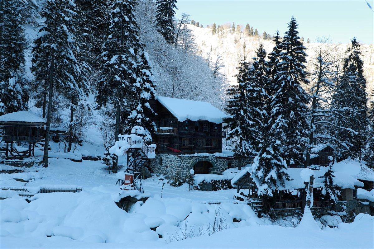 Rize'de kar yağışı sonrası güzel görüntüler oluştu