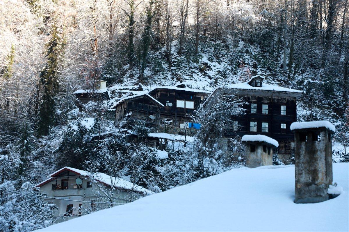Rize'de kar yağışı sonrası güzel görüntüler oluştu