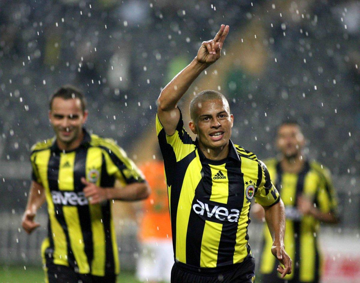 Zico: Alex'e sen koşma diğerleri senin yerine koşsun dedim