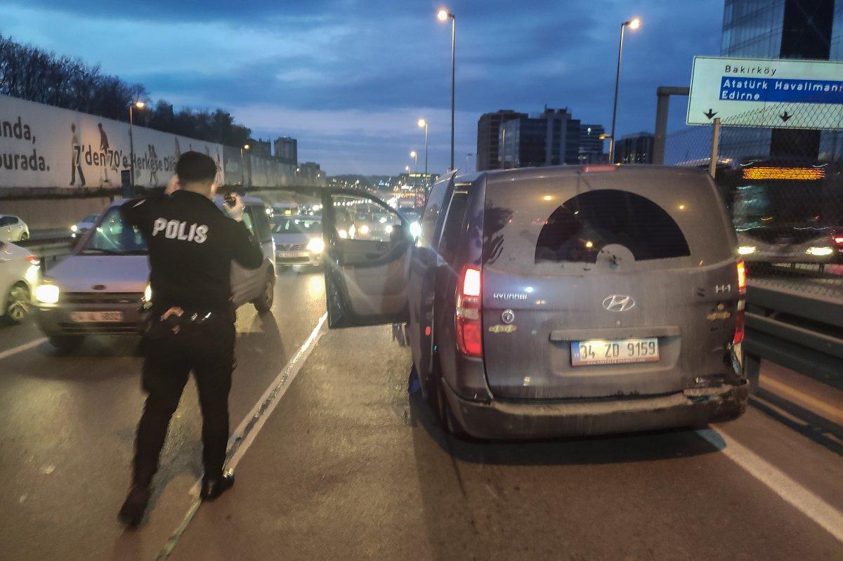 Zeytinburnu'nda polisten kaçan hırsıza otomobil çarptı