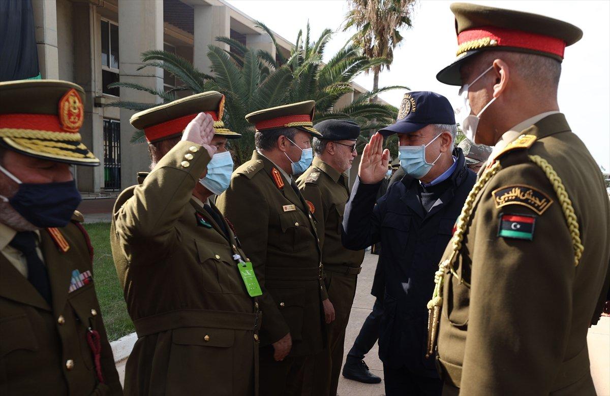 Milli Savunma Bakanı Hulusi Akar, Libya’ya gitti