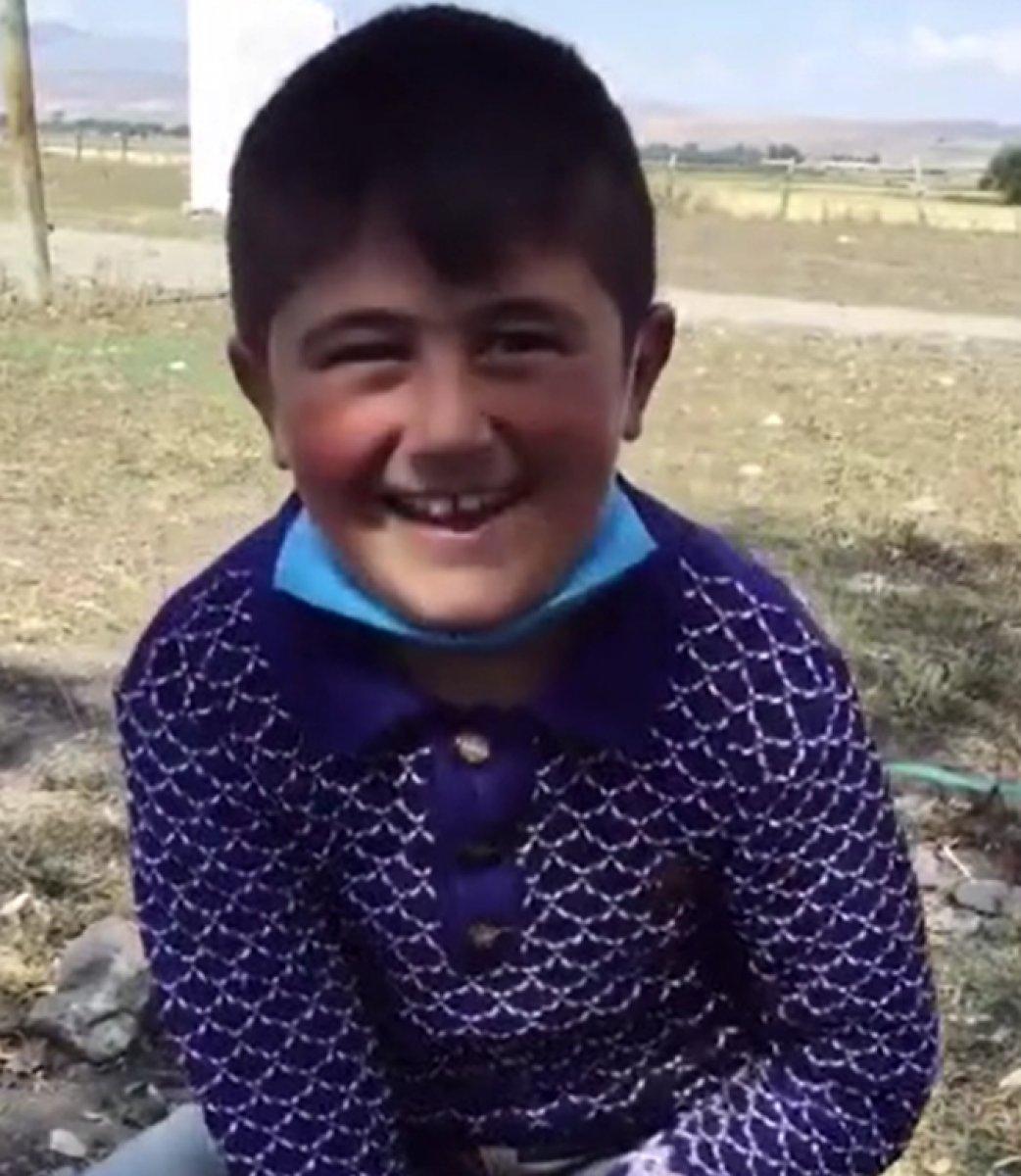 Kuşlarını satan Karslı Hakan'ın mutluluğu