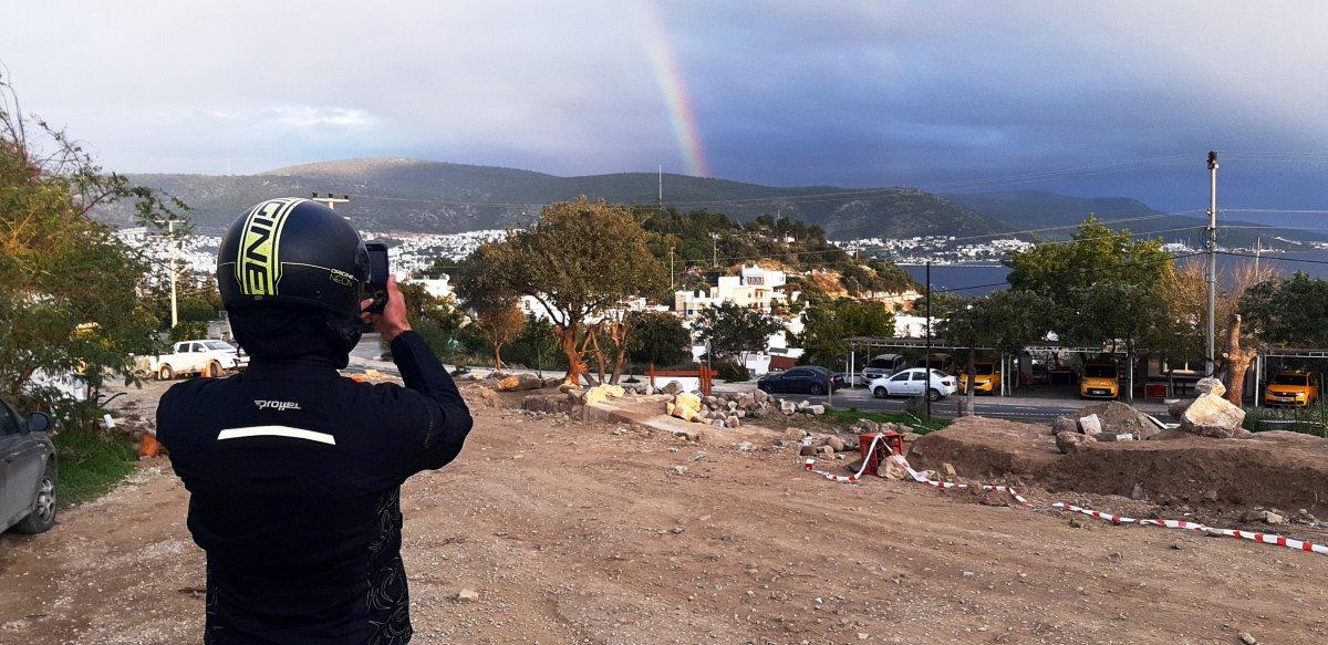 Muğla'da yağmur sonrası çıkan gökkuşağı kartpostallık manzara oluşturdu