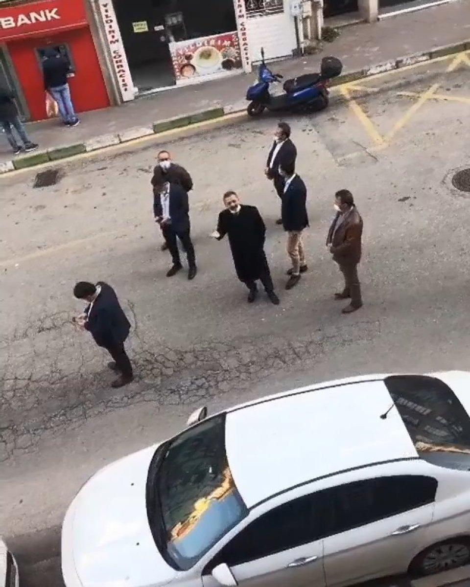 Bursa'da Emniyet Müdürü ile vatandaşın diyaloğu tebessüm ettirdi