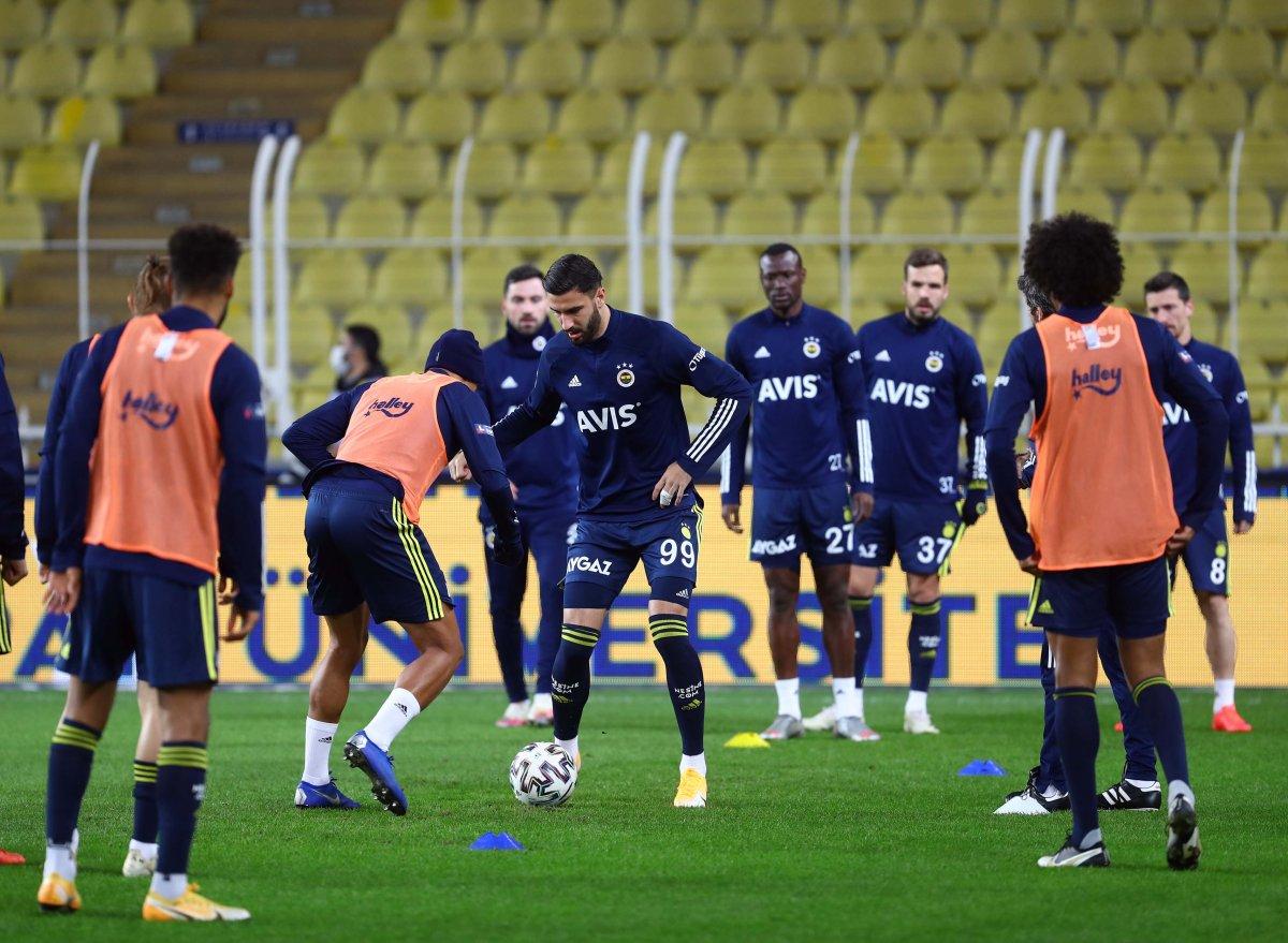 Fenerbahçe'de 3 futbolcunun koronavirüs testi pozitif