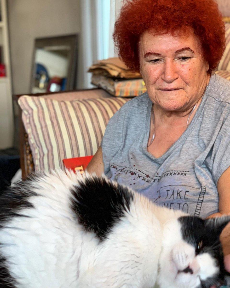 Selda Bağcan: Açık giyinmek ayıp geliyor bana