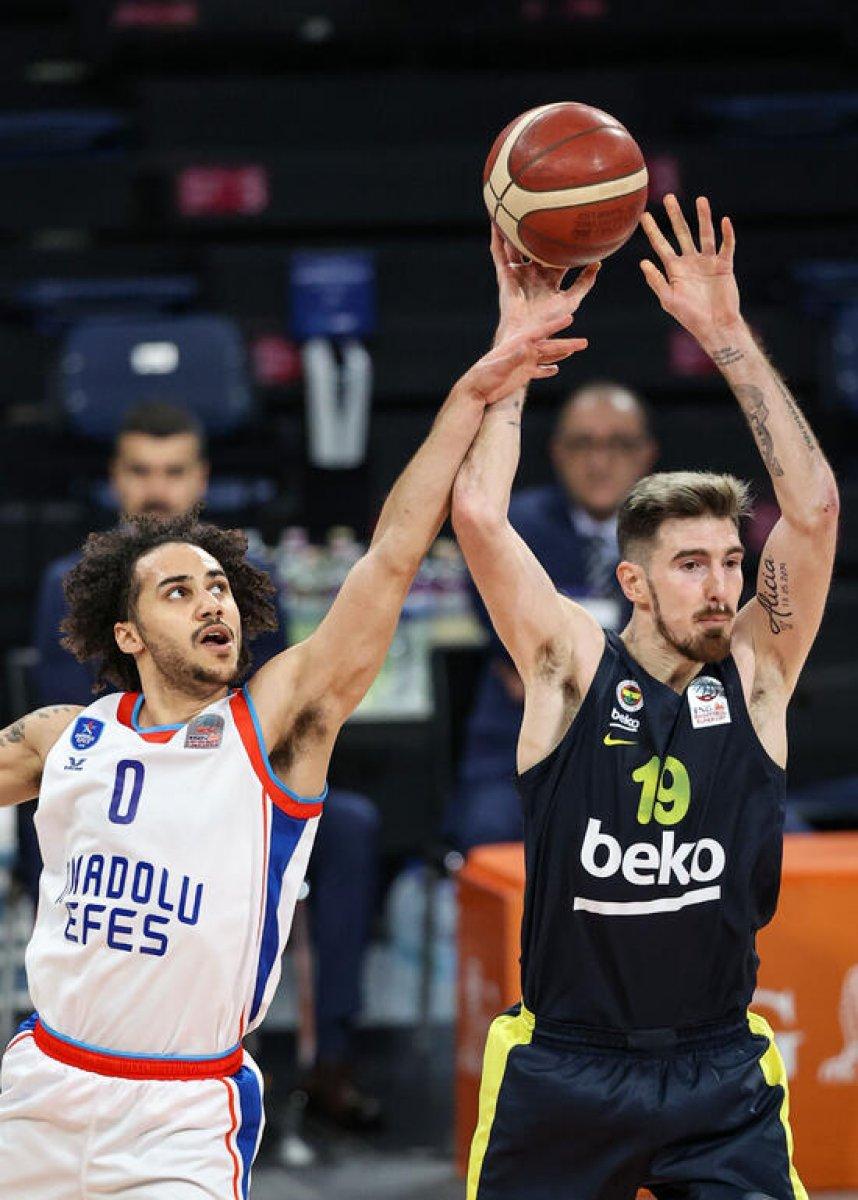 Fenerbahçe, Anadolu Efes'e mağlup oldu