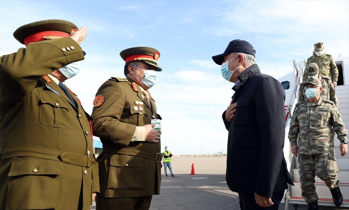 Milli Savunma Bakanı Hulusi Akar, Libya’ya gitti