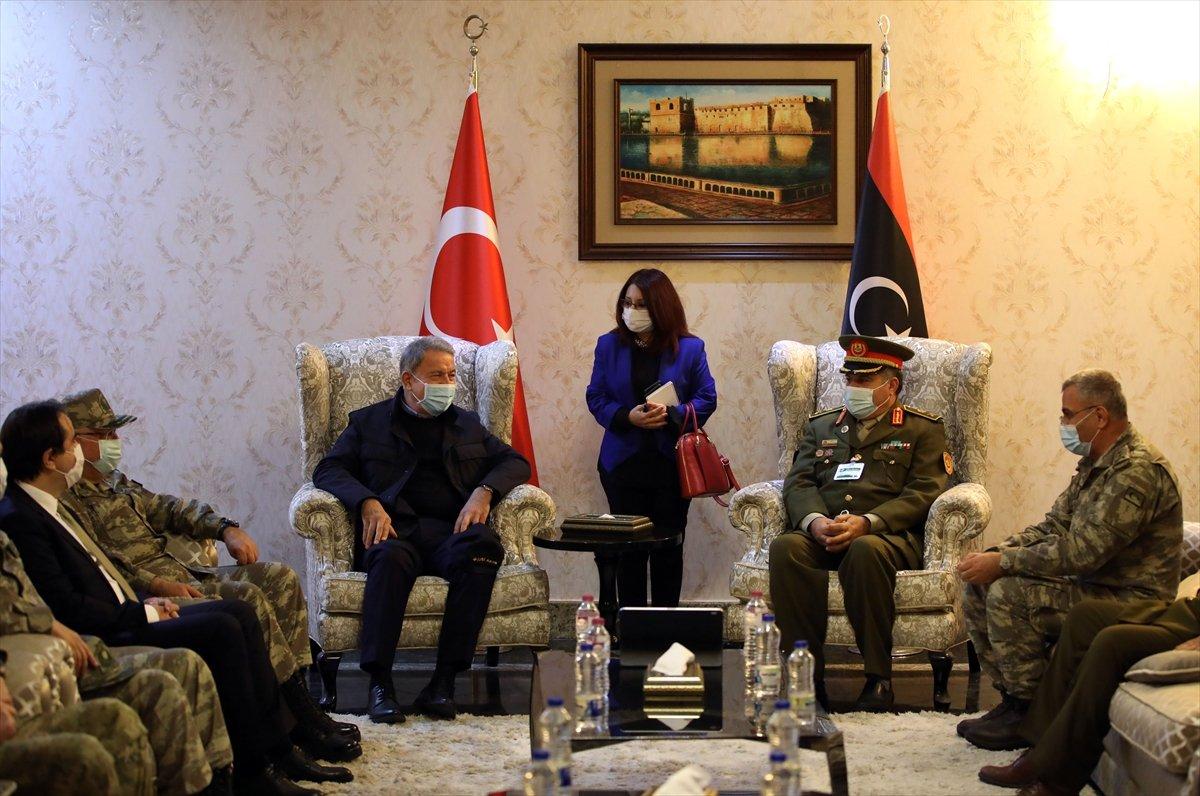 Milli Savunma Bakanı Hulusi Akar, Libya’ya gitti