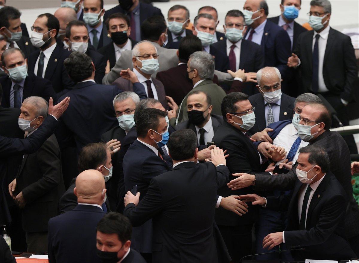 TBMM'de yumruklu kavga