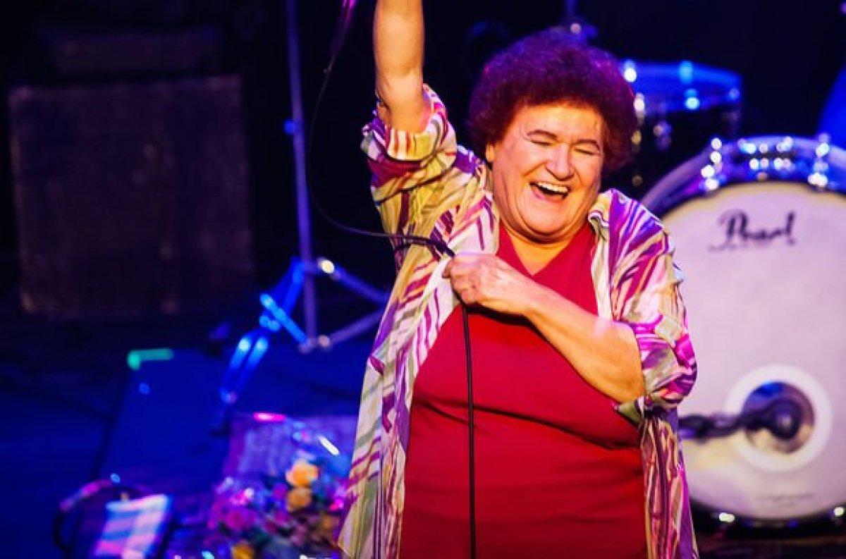 Selda Bağcan: Açık giyinmek ayıp geliyor bana