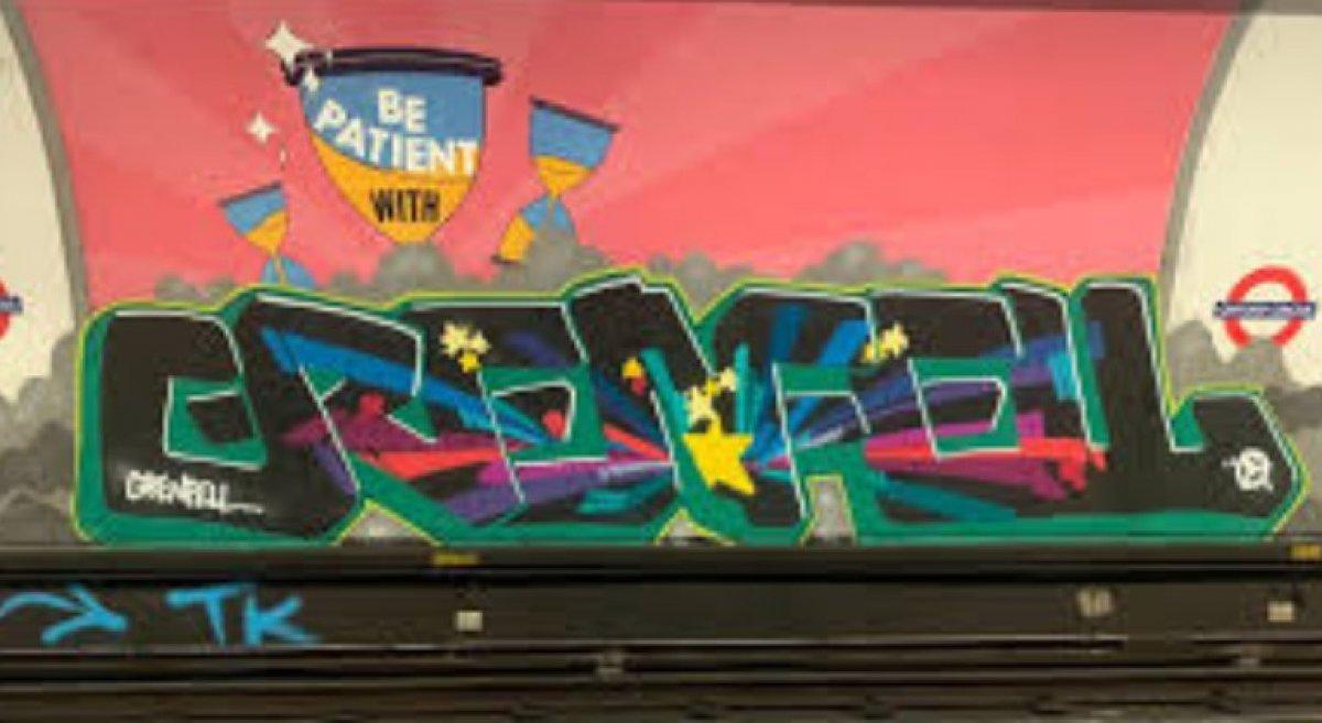 İngiltere’nin en ünlü metro istasyonu Oxford Circus'u grafiti ile kapladılar