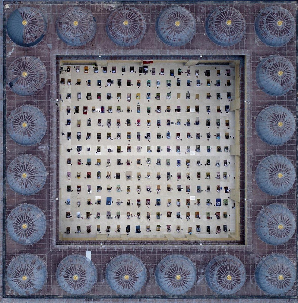 Oyuncu Ali Nuri Türkoğlu, Yılın Fotoğrafları oylamasına katıldı