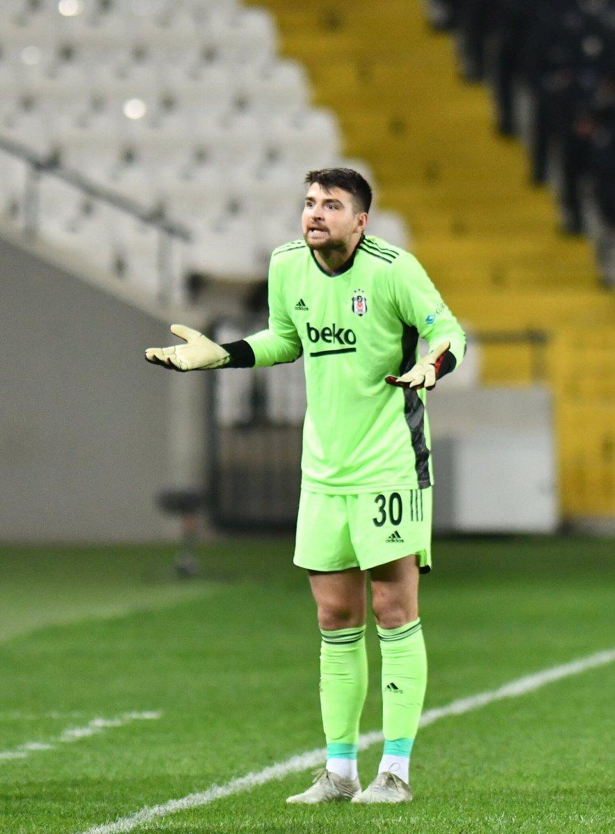 Lyon, Ersin Destanoğlu'nu izletiyor