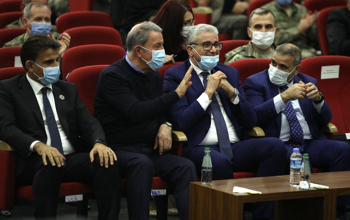 Hulusi Akar: Rumlar şımarık tutumlarından vazgeçmeli