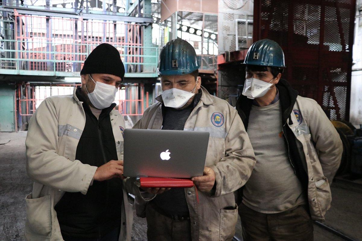 Zonguldak'ta madenciler, Yılın Fotoğrafları oylamasına katıldı