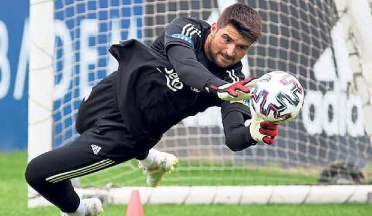 Lyon, Ersin Destanoğlu'nu izletiyor