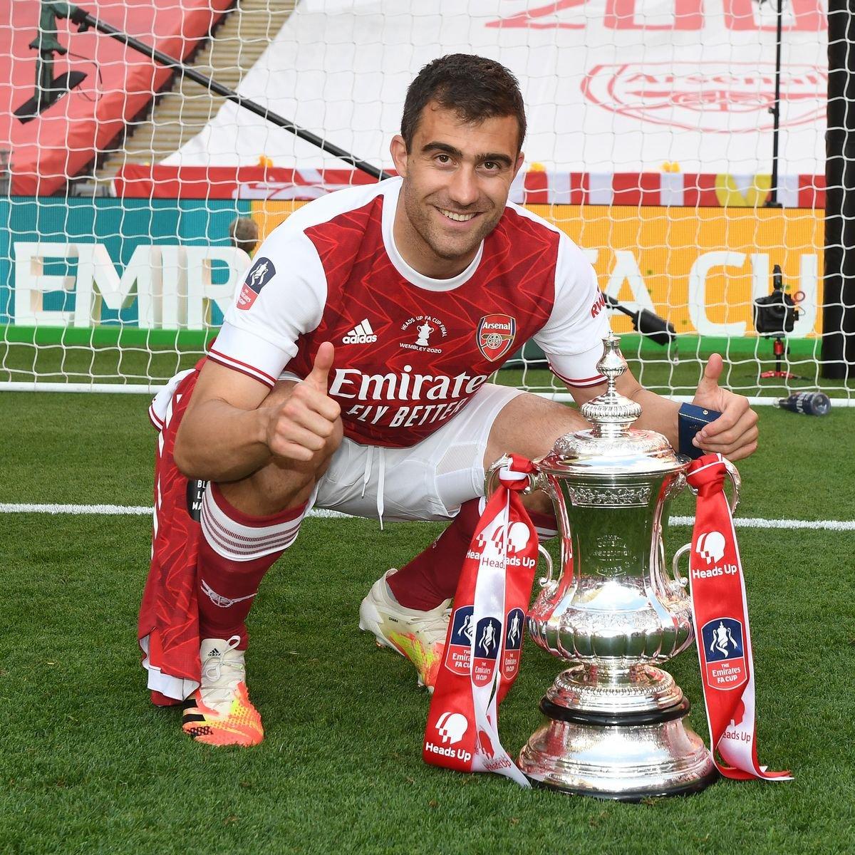 Fenerbahçe'nin hedefi Sokratis Papastathopulos