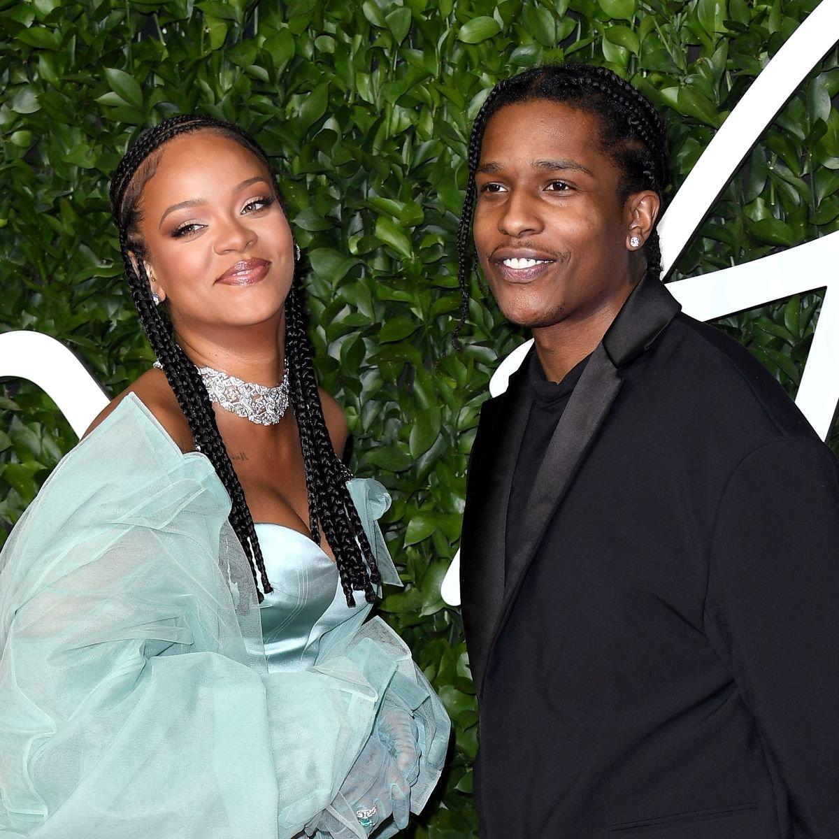 Rihanna ile ASAP Rocky el ele