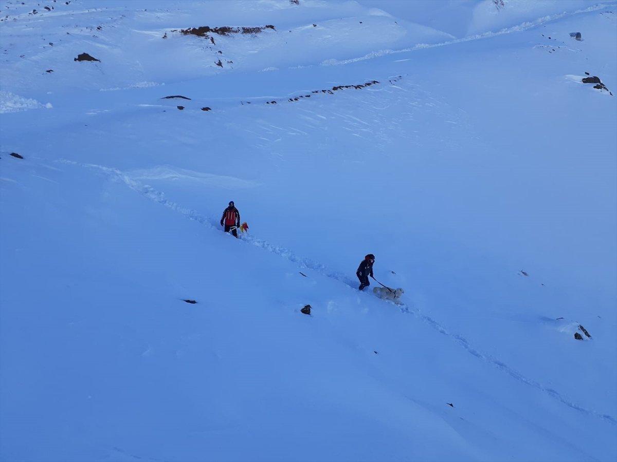 Hakkari'de çığ faciası: Şehit sayısı 2'ye yükseldi