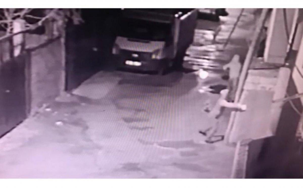 Adana'da fark edilen hırsızlar, polise ateş açtı