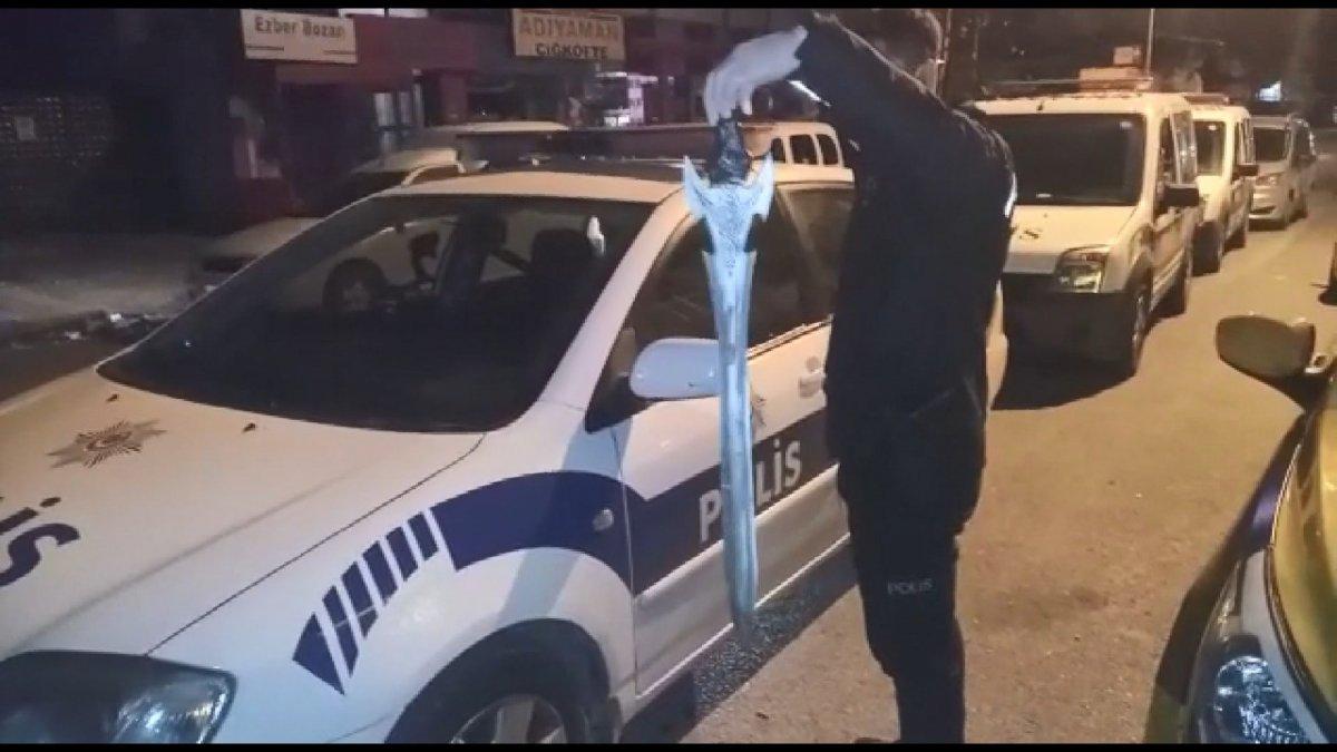 kılıçlı saldırı