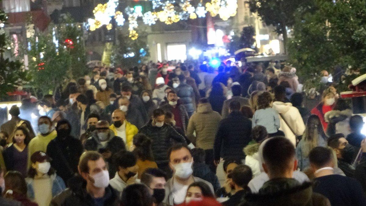 İstiklal Caddesi’nde yoğunluk