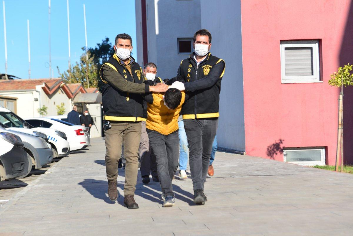 Adana'da fark edilen hırsızlar, polise ateş açtı