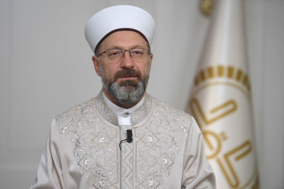 Ali Erbaş: İmamlar sosyal medyada bıkmadan usanmadan vaaz vermeli