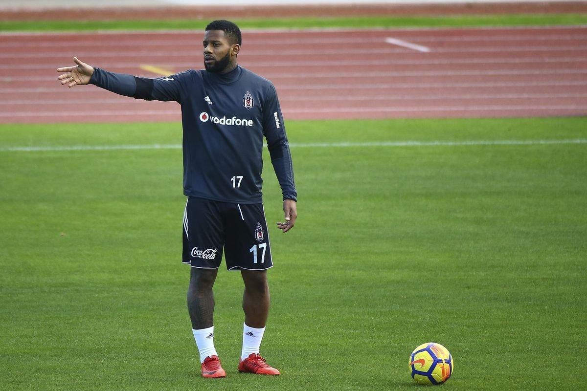 Jeremain Lens transfer görüşmesi için Hollanda'ya gitti