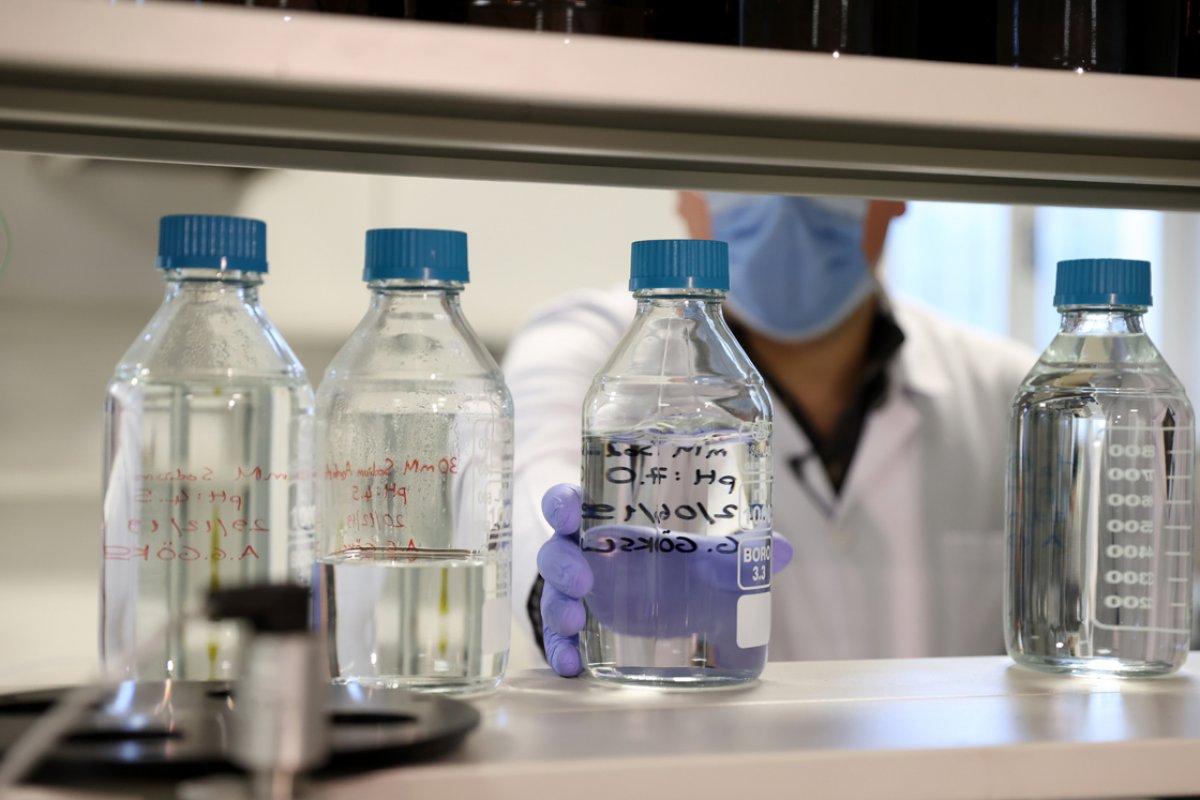 Türk araştırmacı, keçi sütünün koronavirüse karşı etkisi üzerinde çalışıyor