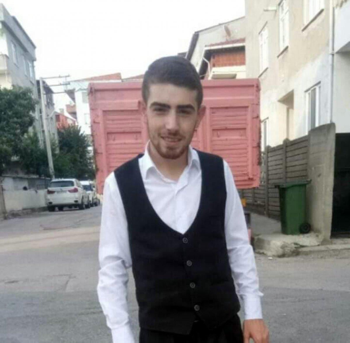 Kocaeli’de saç kesimini beğenmedi, iki kişiyi bıçakladı