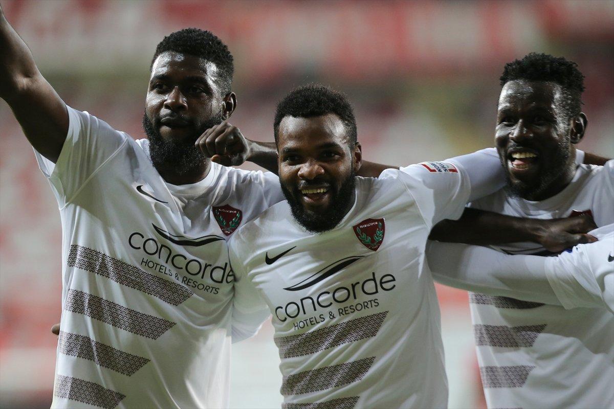 Hataysporlu Boupendza, Süper Lig tarihine geçti