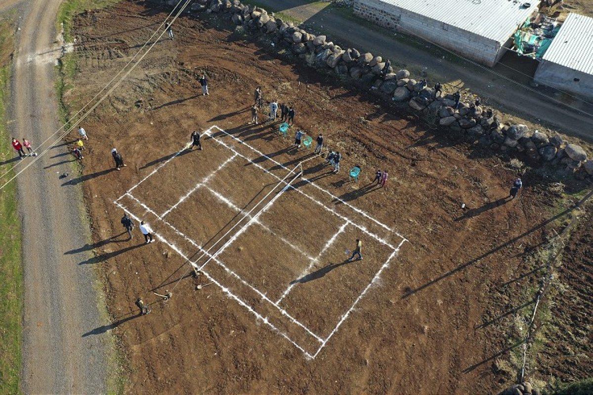 Viranşehirli köylülere tenis kortu sözü verildi