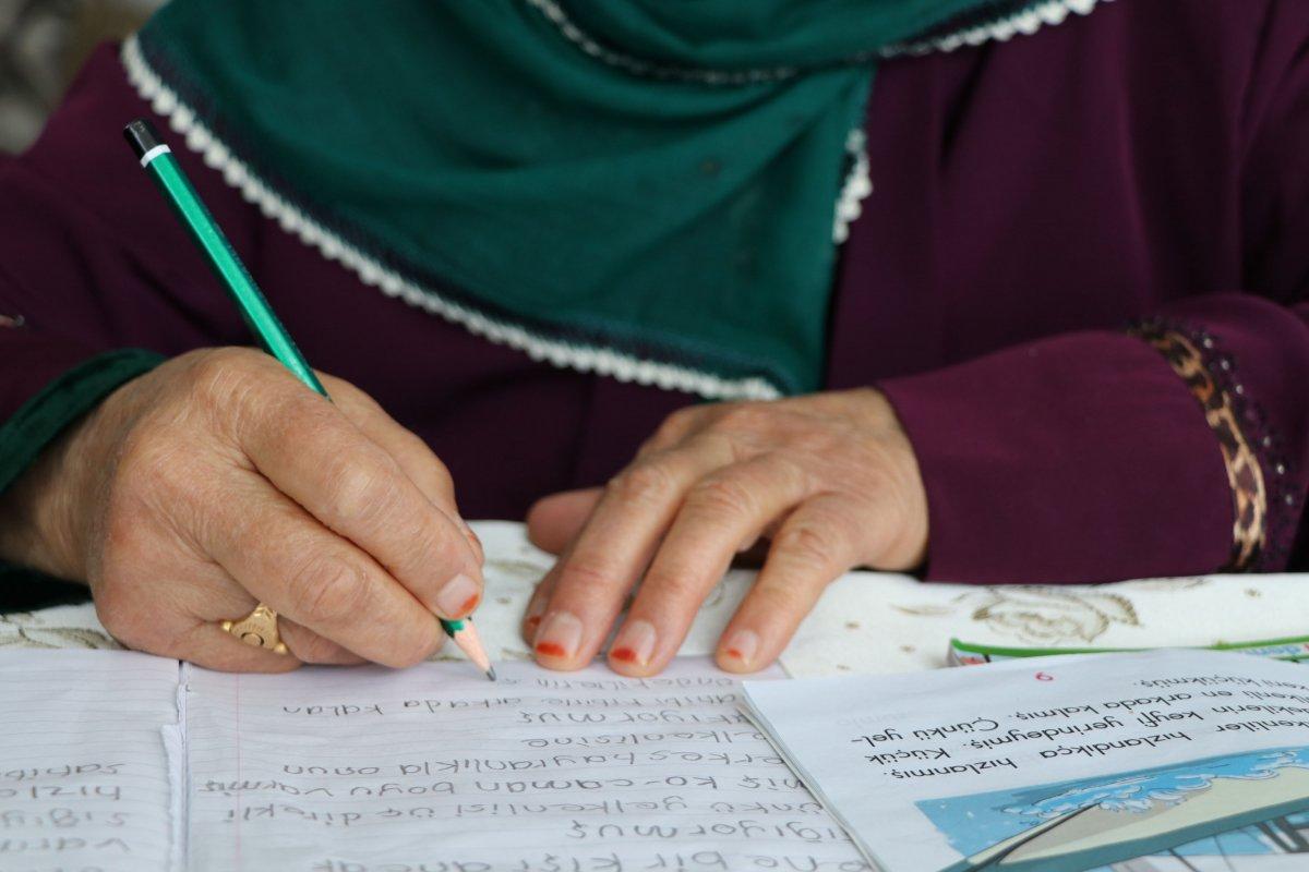 Van'da bir annenin azmi: 9 çocuğunu meslek sahibi yaptı