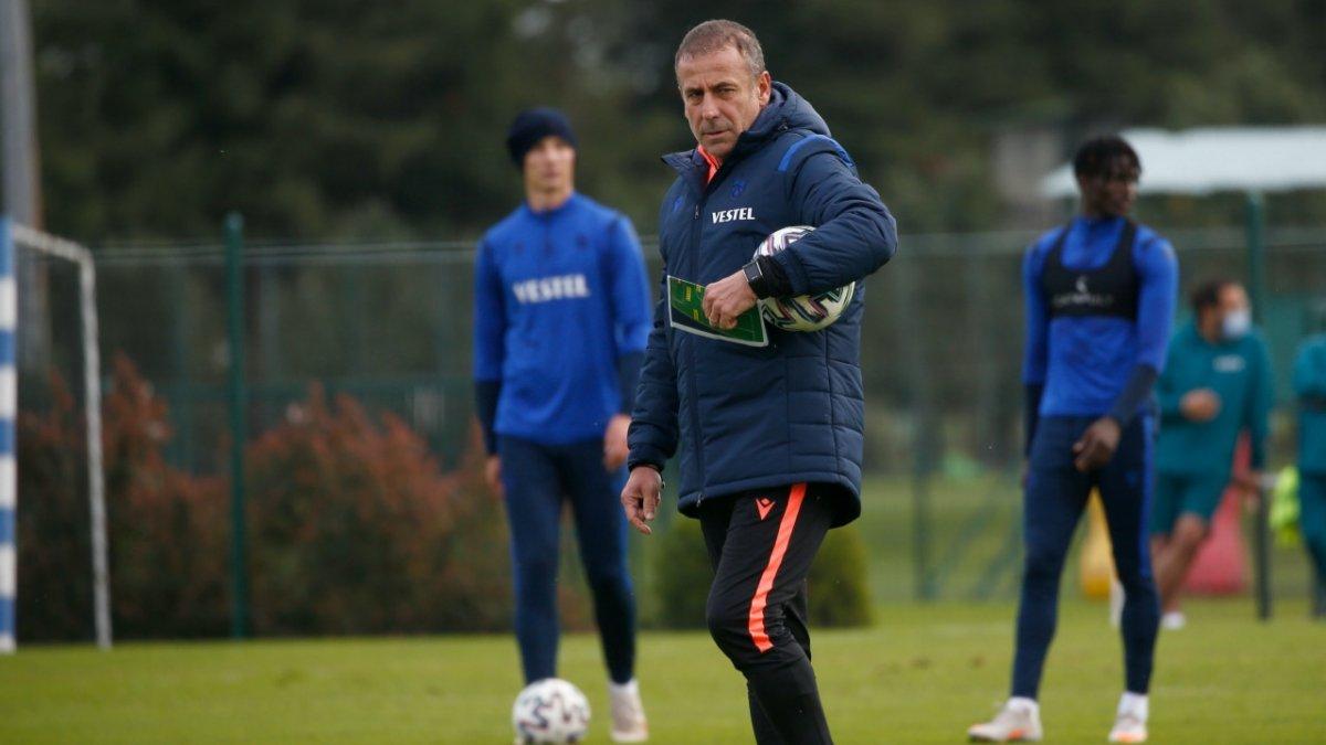 Abdullah Avcı: Futbola yardımcı olmamız lazım