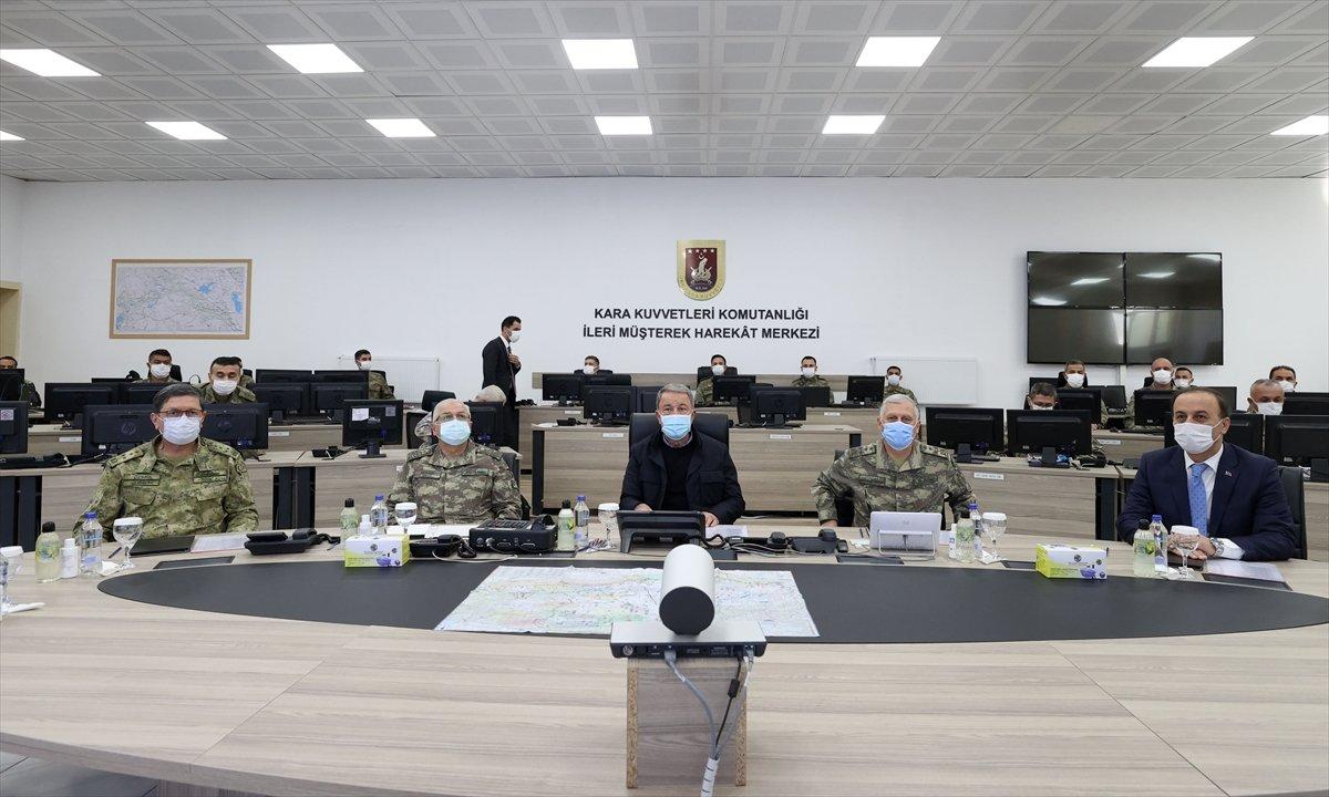 Hulusi Akar'dan, sınır birliklerinde denetleme